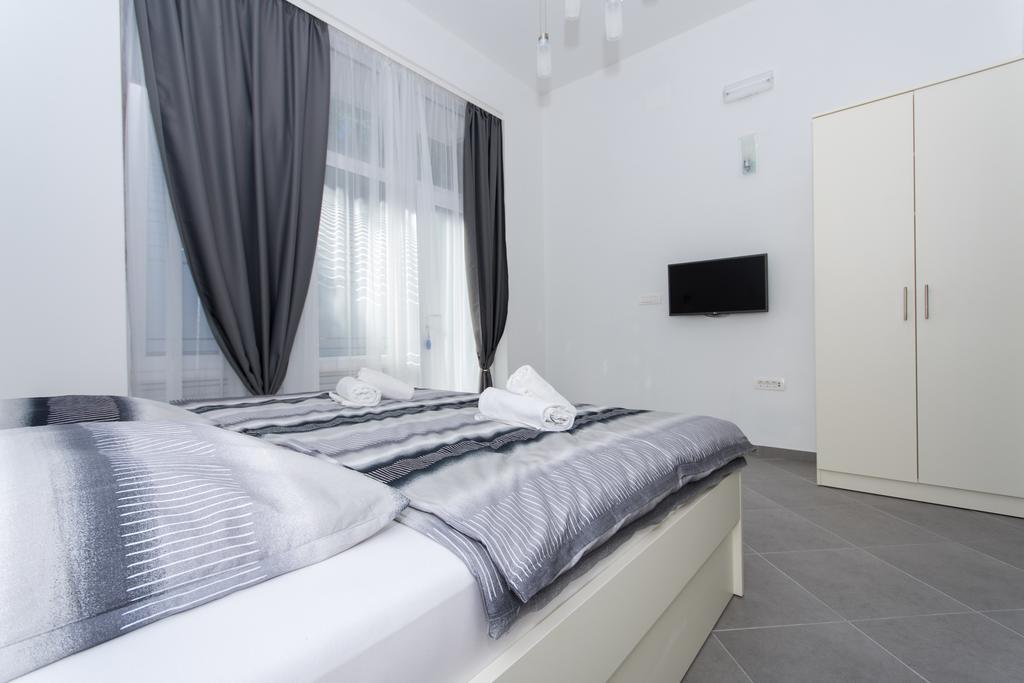 Markom Apartmani Kastela Luaran gambar