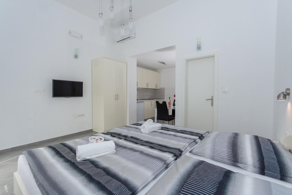 Markom Apartmani Kastela Luaran gambar